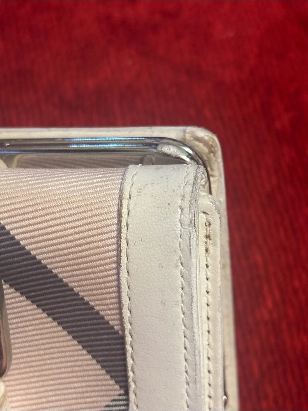 Burberryblu label  Cream and Beige Buckle Accent kisslock  Wallet